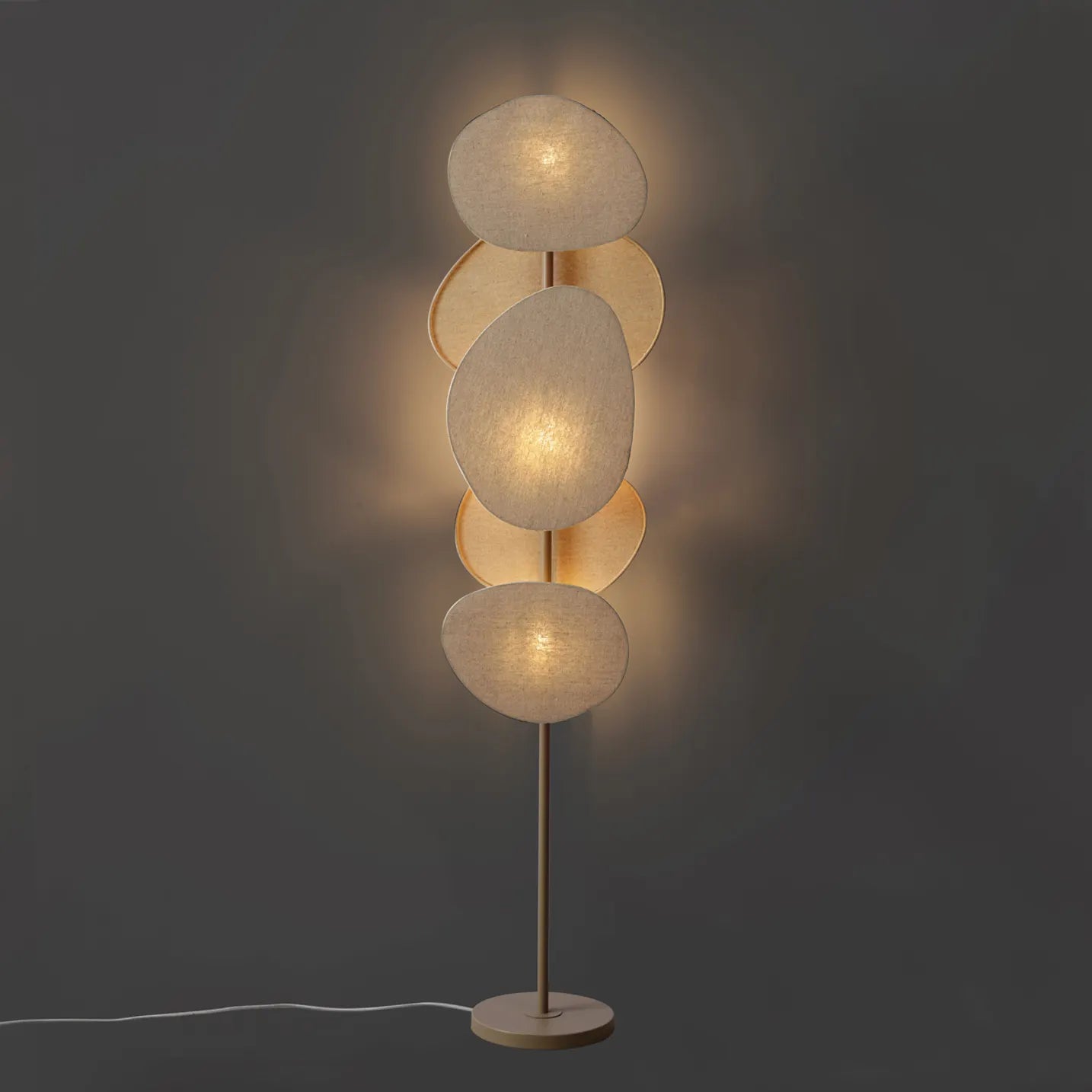 Lampa podłogowa Japandi w kolorze beżowym, 3-punktowa – Organica